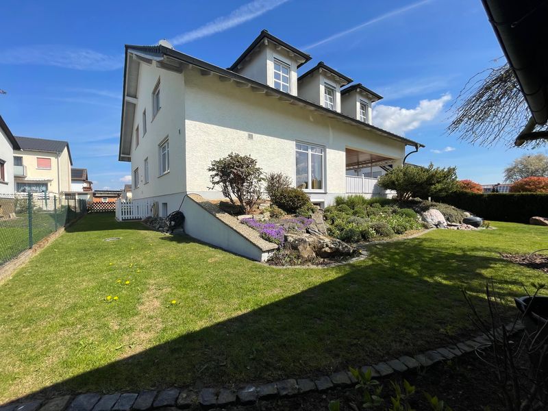 PROVISIONSFREI ! 440 m² Wohnfläche | 4 Wohneinheiten + Apartment | Top gepflegt | 890 m² Grundstück